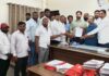 धनगर समाजाच्या विविध मागण्यांसाठी तहसीलदारांना निवेदन